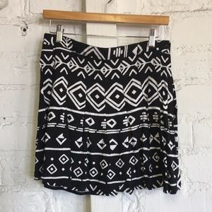Forever 21 Black & White Aztec Pleated Mini Skirt